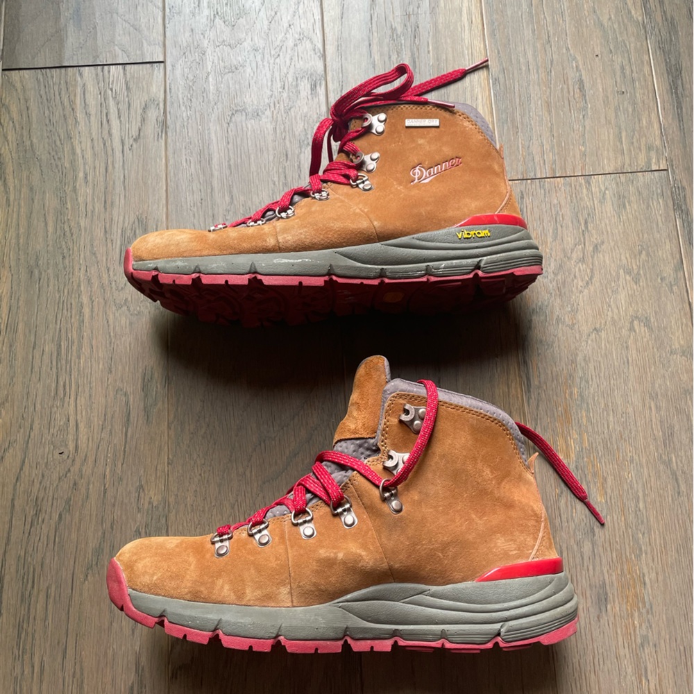 Women’s Danner Mountain 600 Boots, Size 10